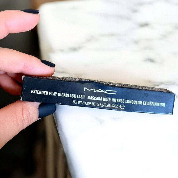 MAC Cosmetics NEW Extended Play Gigablack Lash Mascara - Picture 5 of 7